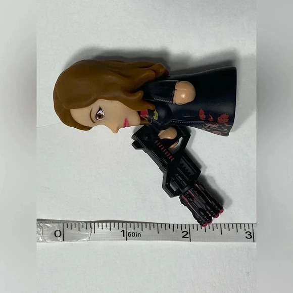 Doctor Who - Titans Vinyl Figure - Clara Oswald w/ Weapon - 💪😁 - Picture 4 of 5
